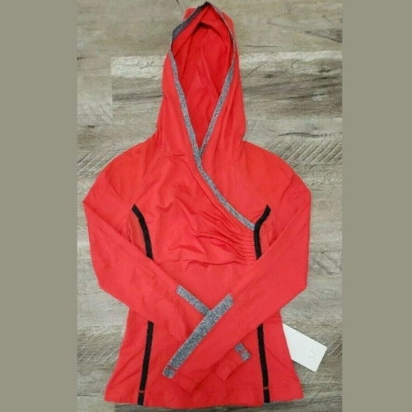 lululemon athletica Tops - NWT Lululemon Run Cross Train Pullover Hooded